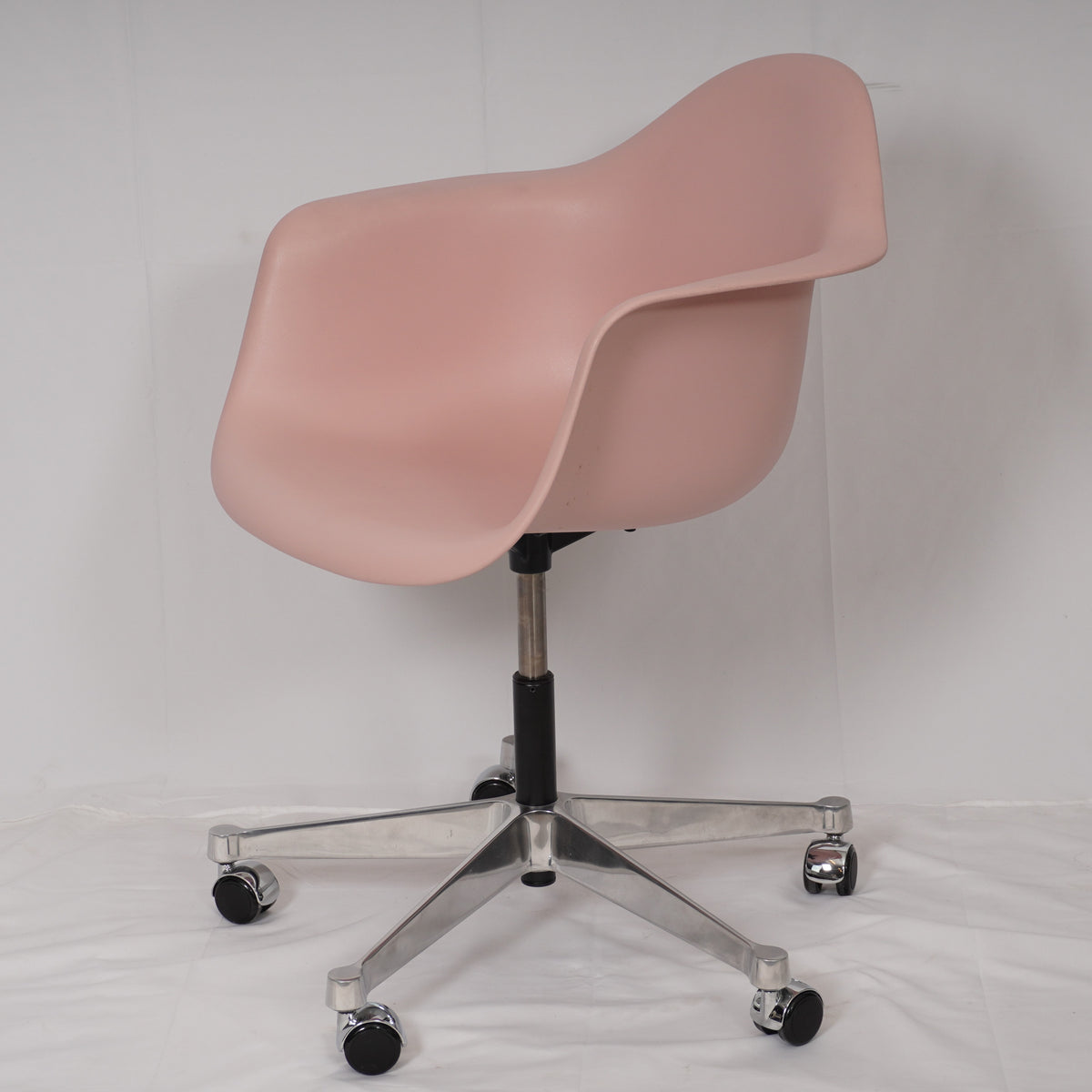 Herman Miller Eames Molded Task Armchair