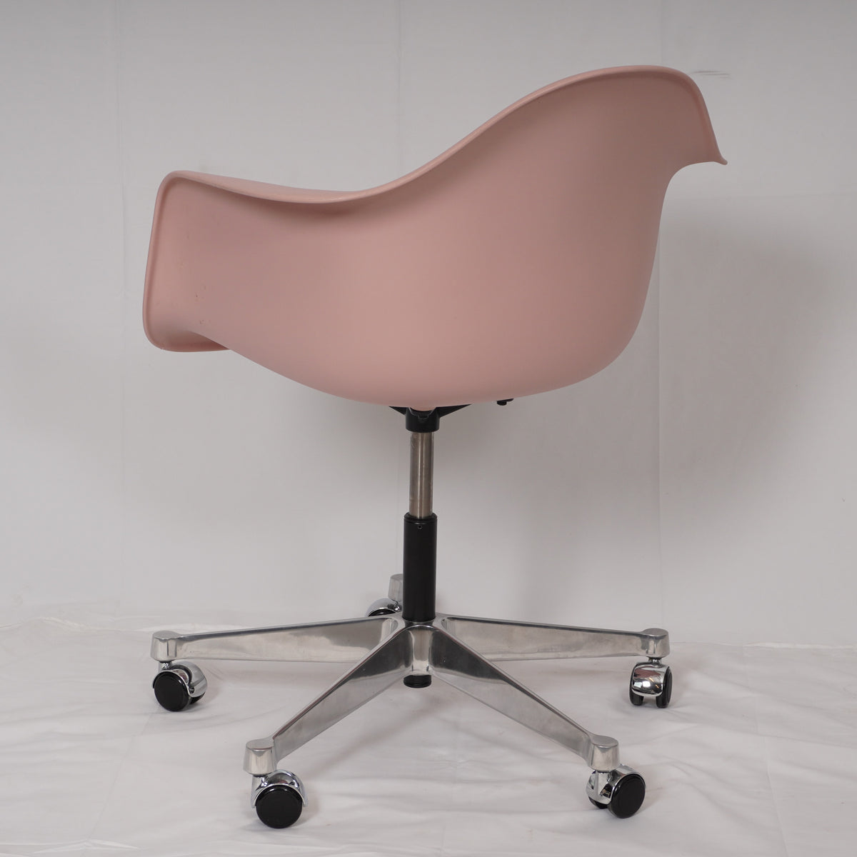 Herman Miller Eames Molded Task Armchair