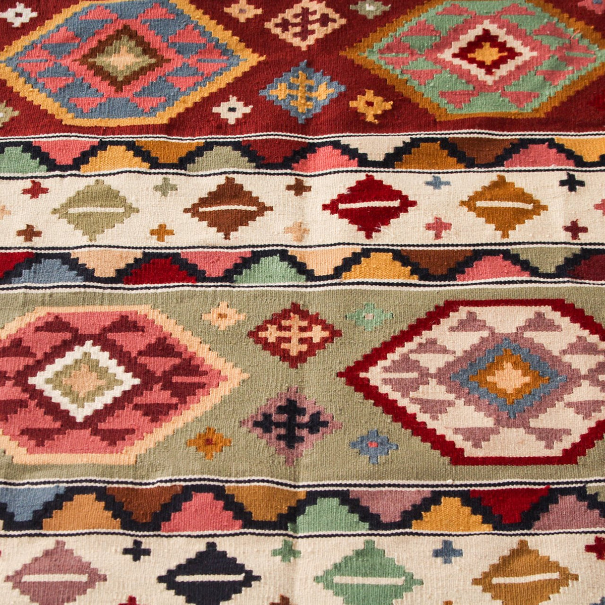 Persian Shiraz Kilim Carpet (5 ft x 7 ft 10 in)